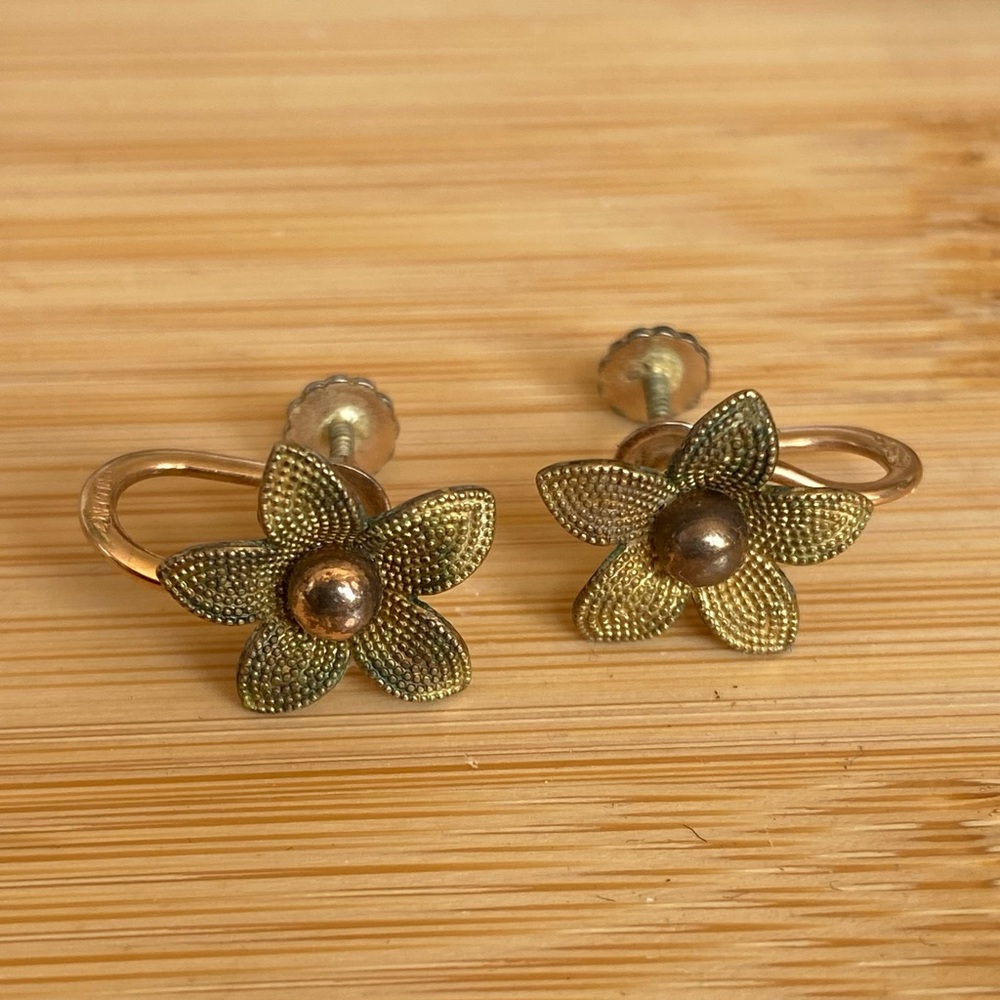 Vintage Klementz Flower Screwback Earrings